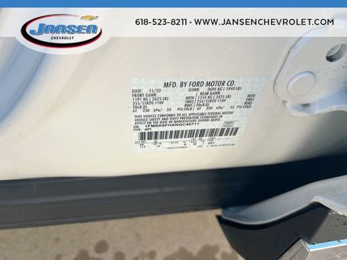 Used 2022 Ford Explorer Limited w/ Equipment Group 301A AWD/4WD image 33