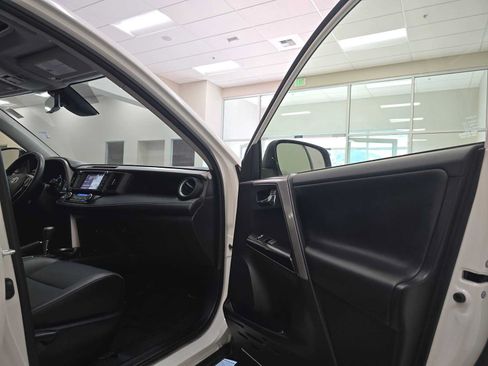 Used 2018 Toyota RAV4 Limited w/ Advanced Technology Package AWD/4WD image 27