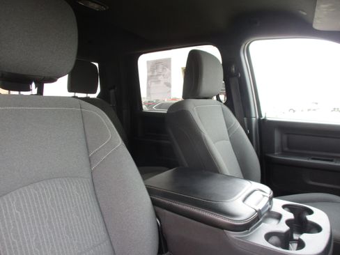 Used 2024 RAM 3500 Tradesman w/ Chrome Appearance Group AWD/4WD image 38