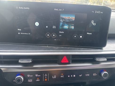 Used 2025 Kia Sorento S w/ Panoramic Sunroof Package image 28