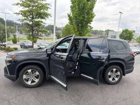 Used 2024 Honda Pilot EX-L image 18