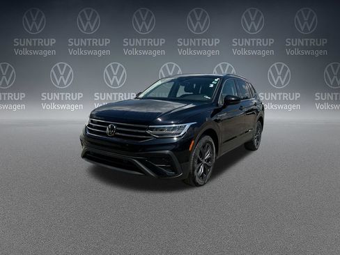 Used 2023 Volkswagen Tiguan SE FWD image 31