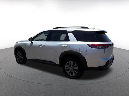 Used 2025 Nissan Pathfinder SV FWD image 8