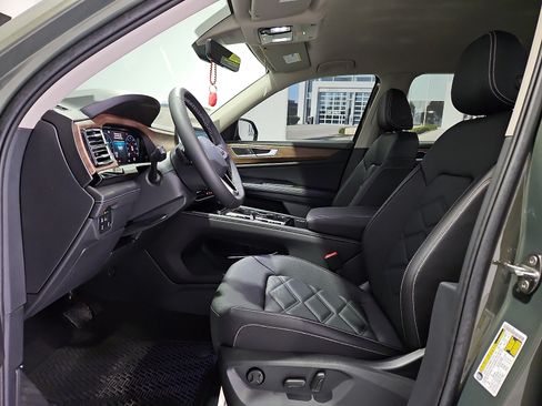 New 2026 Volkswagen Atlas SE FWD image 12
