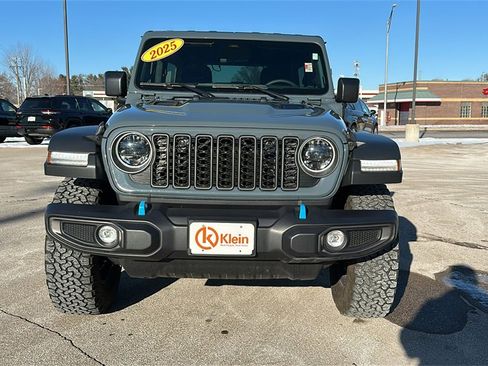 Used 2025 Jeep Wrangler Unlimited Rubicon 4xe image 2