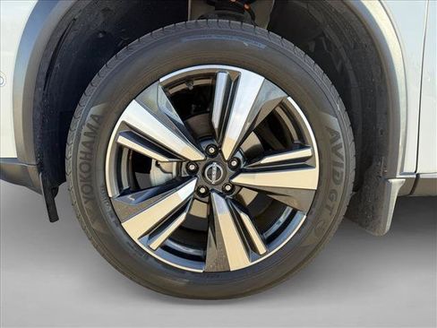 Used 2023 Nissan Rogue SL w/ SL Premium Package FWD image 28