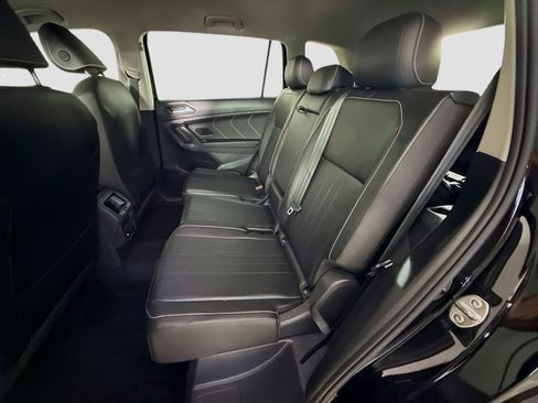 Used 2022 Volkswagen Tiguan SE FWD image 25