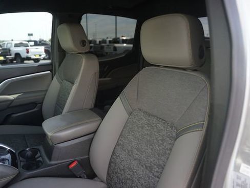 Used 2024 Chevrolet Colorado ZR2 w/ Safety Package AWD/4WD image 10