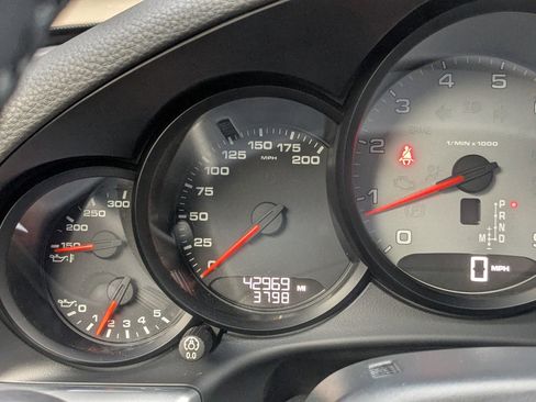 Used 2013 Porsche 911 Carrera 4S image 21