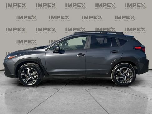 Used 2024 Subaru Crosstrek 2.0i Premium image 2