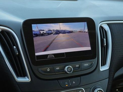 Used 2024 Chevrolet Malibu LT image 16