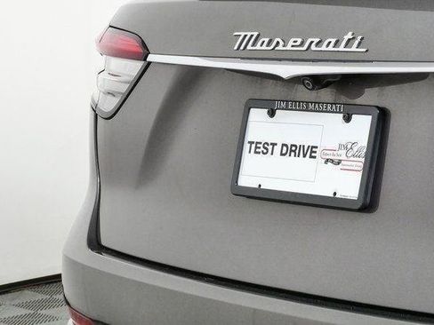 Certified 2023 Maserati Levante GT AWD/4WD image 37