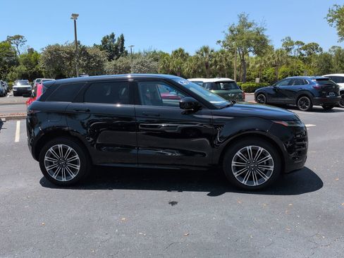Used 2025 Land Rover Range Rover Evoque Dynamic SE AWD/4WD image 2