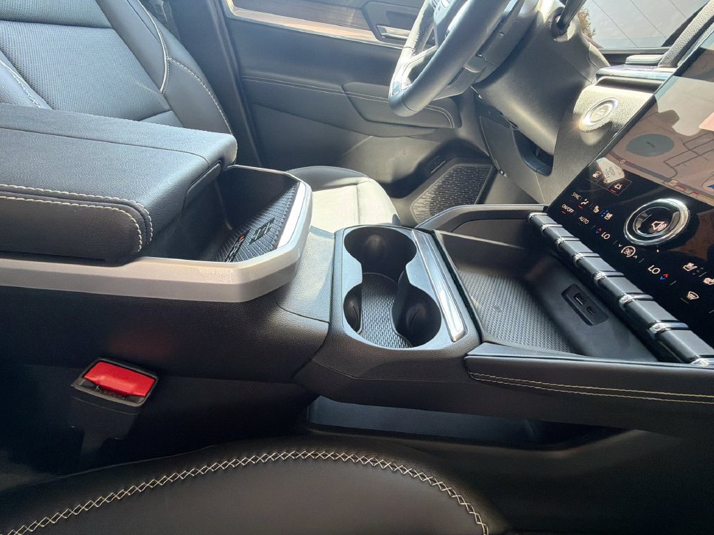 New 2026 GMC Terrain Denali w/ LPO, Black Badging Package AWD/4WD image 33