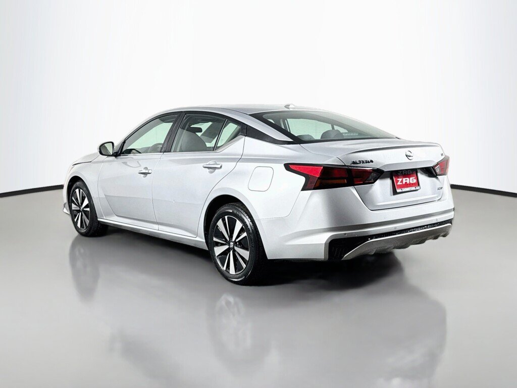 Used 2021 Nissan Altima 2.5 SV AWD/4WD image 3