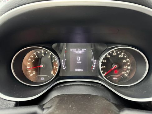 Used 2018 Jeep Compass Sport w/ Cold Weather Group FWD image 18
