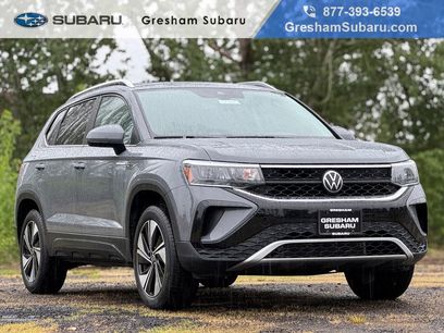 Used 2023 Volkswagen Taos SE w/ Panoramic Sunroof Package