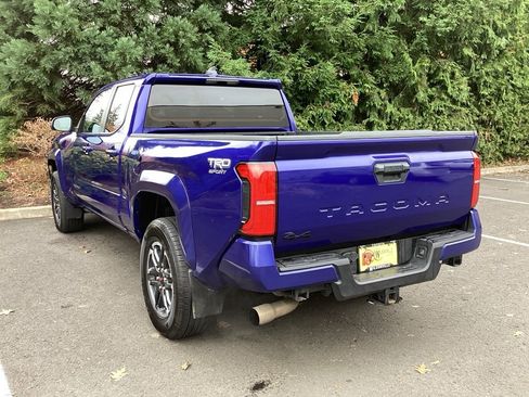 Used 2024 Toyota Tacoma TRD Sport image 10