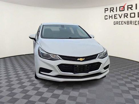 Certified 2017 Chevrolet Cruze LT image 3