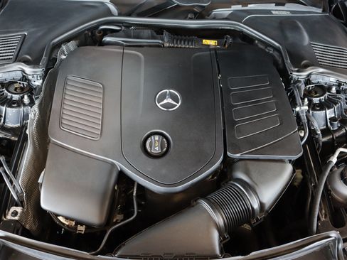 Used 2022 Mercedes-Benz C 300 Sedan image 3