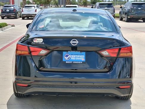 Used 2025 Nissan Altima 2.5 S FWD image 5