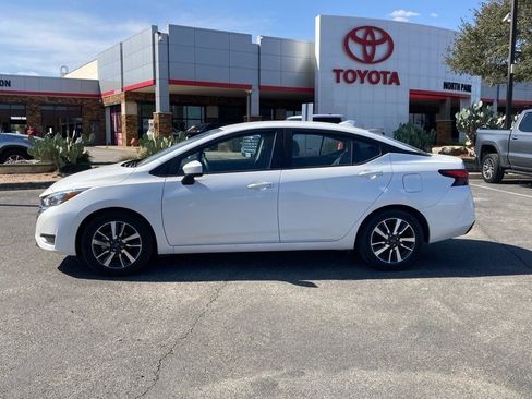 Used 2025 Nissan Versa SV image 6