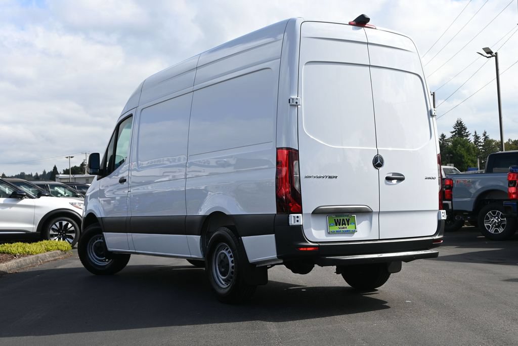Used 2023 Mercedes-Benz Sprinter 2500 image 2