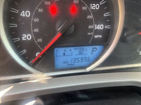 Used 2014 Toyota RAV4 XLE AWD/4WD image 3