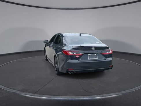 Used 2025 Toyota Camry SE FWD image 7