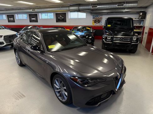Used 2024 Alfa Romeo Giulia Ti w/ Active Assist Plus Package AWD/4WD image 8