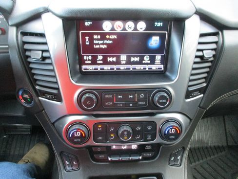 Used 2017 Chevrolet Tahoe LT w/ Luxury Package AWD/4WD image 40