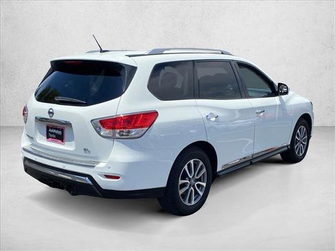 Used 2015 Nissan Pathfinder SL w/ SL Tech Package FWD image 5