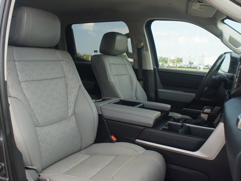 Used 2024 Toyota Tundra Limited AWD/4WD image 24