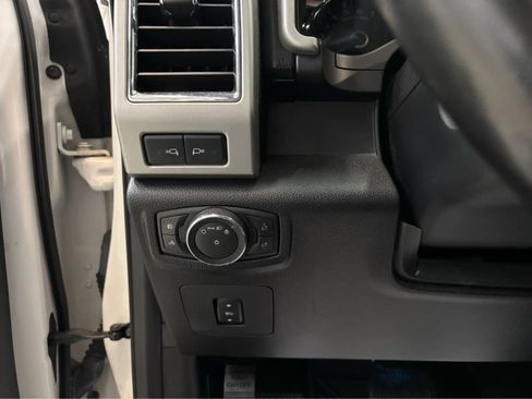 Used 2017 Ford F150 Lariat w/ Equipment Group 502A Luxury image 15