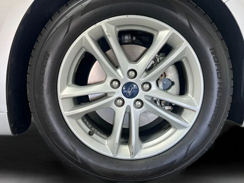 Used 2018 Ford Fusion SE w/ Fusion SE Technology Package FWD image 28
