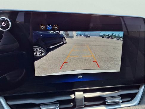 Used 2026 Chevrolet Equinox LT AWD/4WD image 11