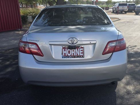 Used 2009 Toyota Camry SE FWD image 6