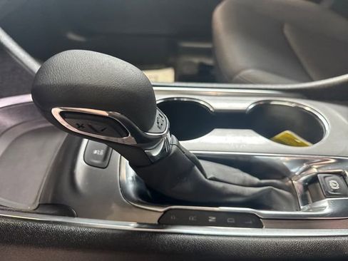 Used 2025 Chevrolet Malibu LT FWD image 28