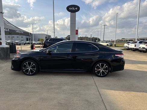 Used 2020 Toyota Camry SE image 26