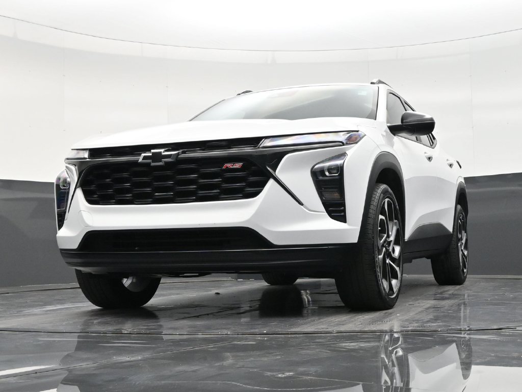 Used 2026 Chevrolet Trax RS w/ Sunroof Package FWD image 26