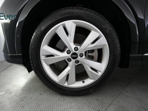 Used 2023 Audi Q4 e-tron Premium Plus w/ Premium Plus AWD/4WD image 19