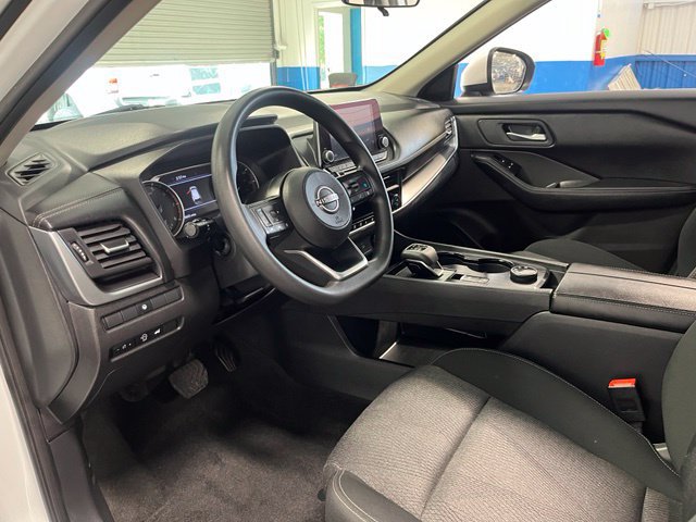 Used 2024 Nissan Rogue SV AWD/4WD image 23