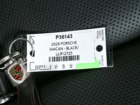 Certified 2020 Porsche Macan AWD/4WD image 40