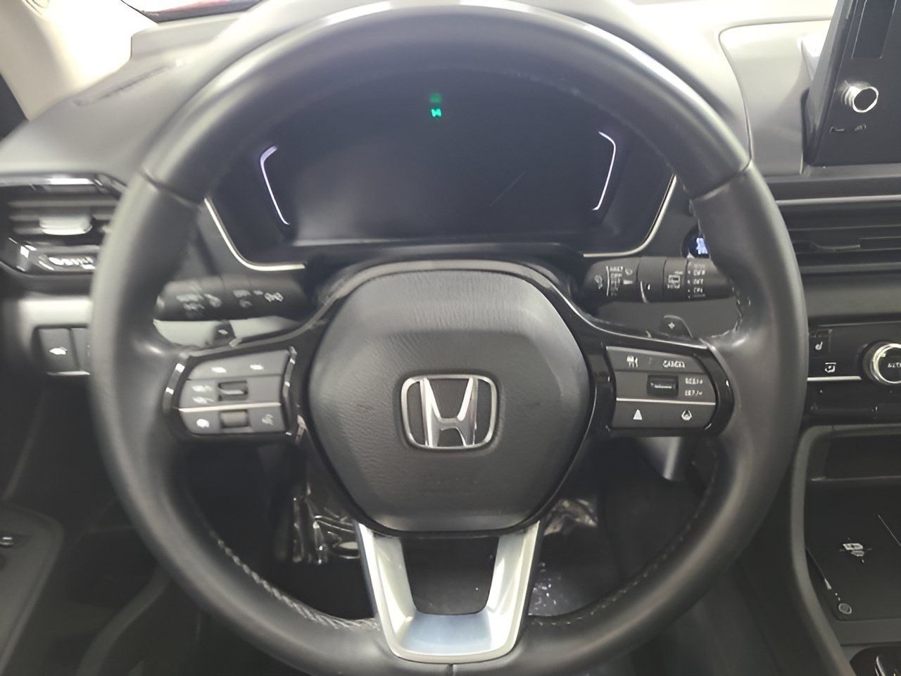 Used 2024 Honda Pilot Touring image 27