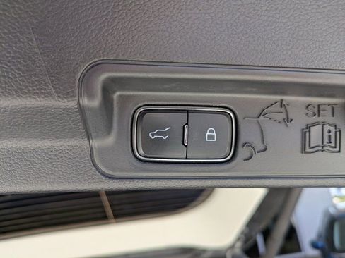 Certified 2025 Ford Explorer Active image 21