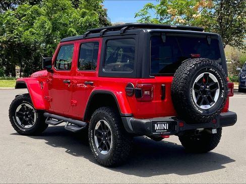 Used 2022 Jeep Wrangler Unlimited Rubicon w/ Dual Top Group AWD/4WD image 11