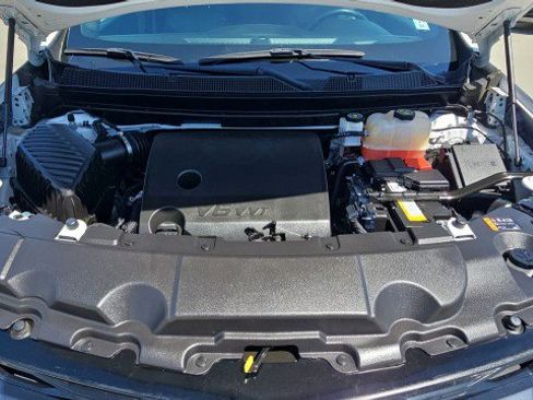 Used 2023 Chevrolet Traverse RS w/ LPO, Floor Liner Package FWD image 30