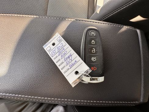 Used 2019 Ford Escape SE image 28