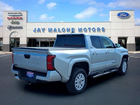 Used 2025 Toyota Tacoma SR5 AWD/4WD image 3