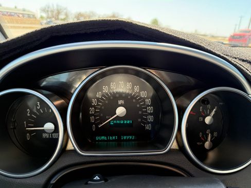 Used 2005 Chevrolet SSR w/ Preferred Equipment Group image 15